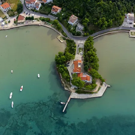 With Parking Space - Donja, Rab - 15999 Supetarska Draga