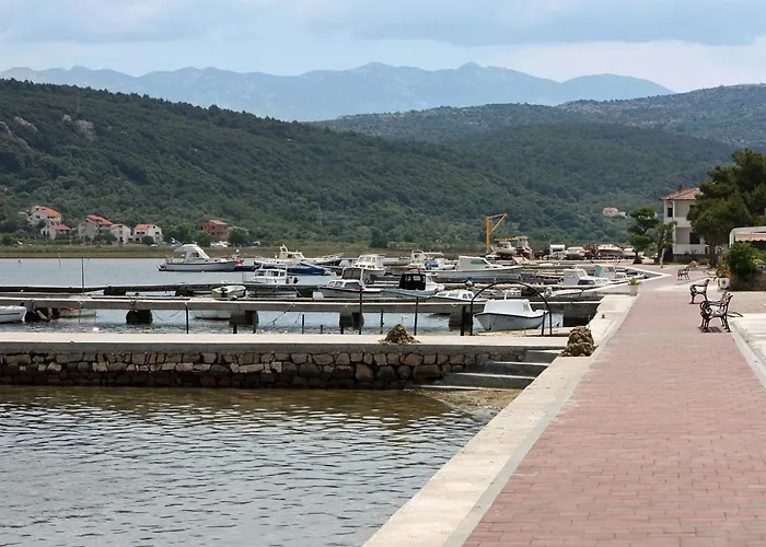 With Parking Space - Donja, Rab - 15999 Supetarska Draga
