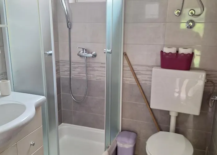 With Parking Space - Donja, Rab - 15999 Apartment Supetarska Draga