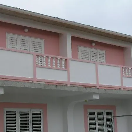 Apartment With Parking Space - Donja, Rab - 15999 *
