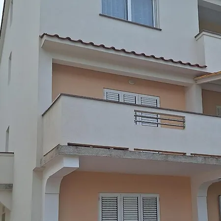 With Parking Space - Donja, Rab - 15999 Apartment