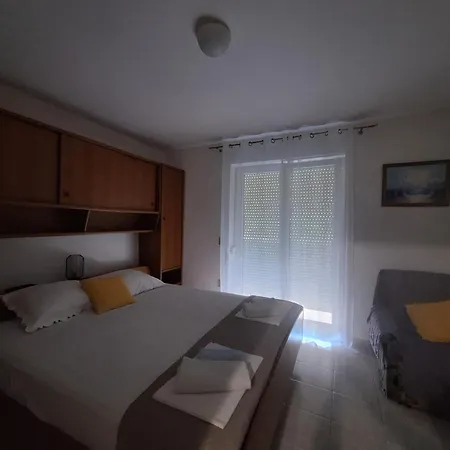 Apartment With Parking Space - Donja, Rab - 15999
